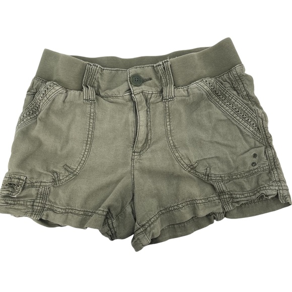 Maurices Women’s Linen Blend Mid Rise Shorts Hunter Green - Picture 1 of 14